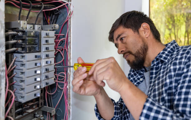 Best Licensed Electrician  in Greens Farms, CT
